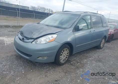 2010 Toyota Sienna Xle z USA, uszkodzony, nr VIN 5TDYK4CCXAS299246